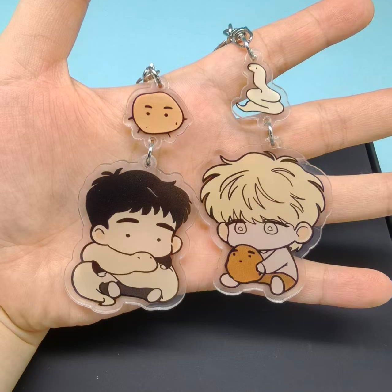 聖蛇の誘惑 アクリルキーホルダー 韓国BL漫画 タクソン・ギ - Gaming Console Keychain のレビューと価格